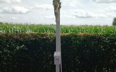 Kruis Beek Merselo herplaatst